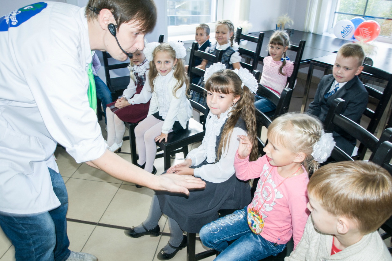 Ежегодное поздравление первоклассников на 1 сентября